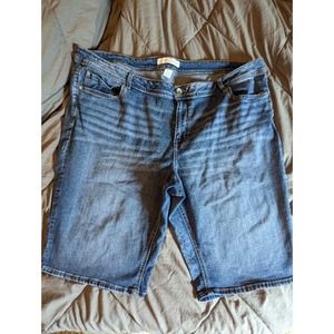 Cato Bermuda Shorts - Size 24W